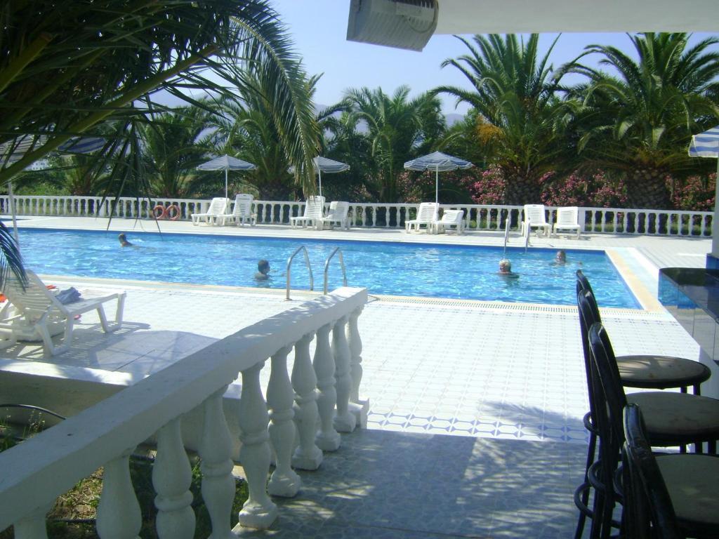 מרמרי Mariliza Beach Hotel מראה חיצוני תמונה